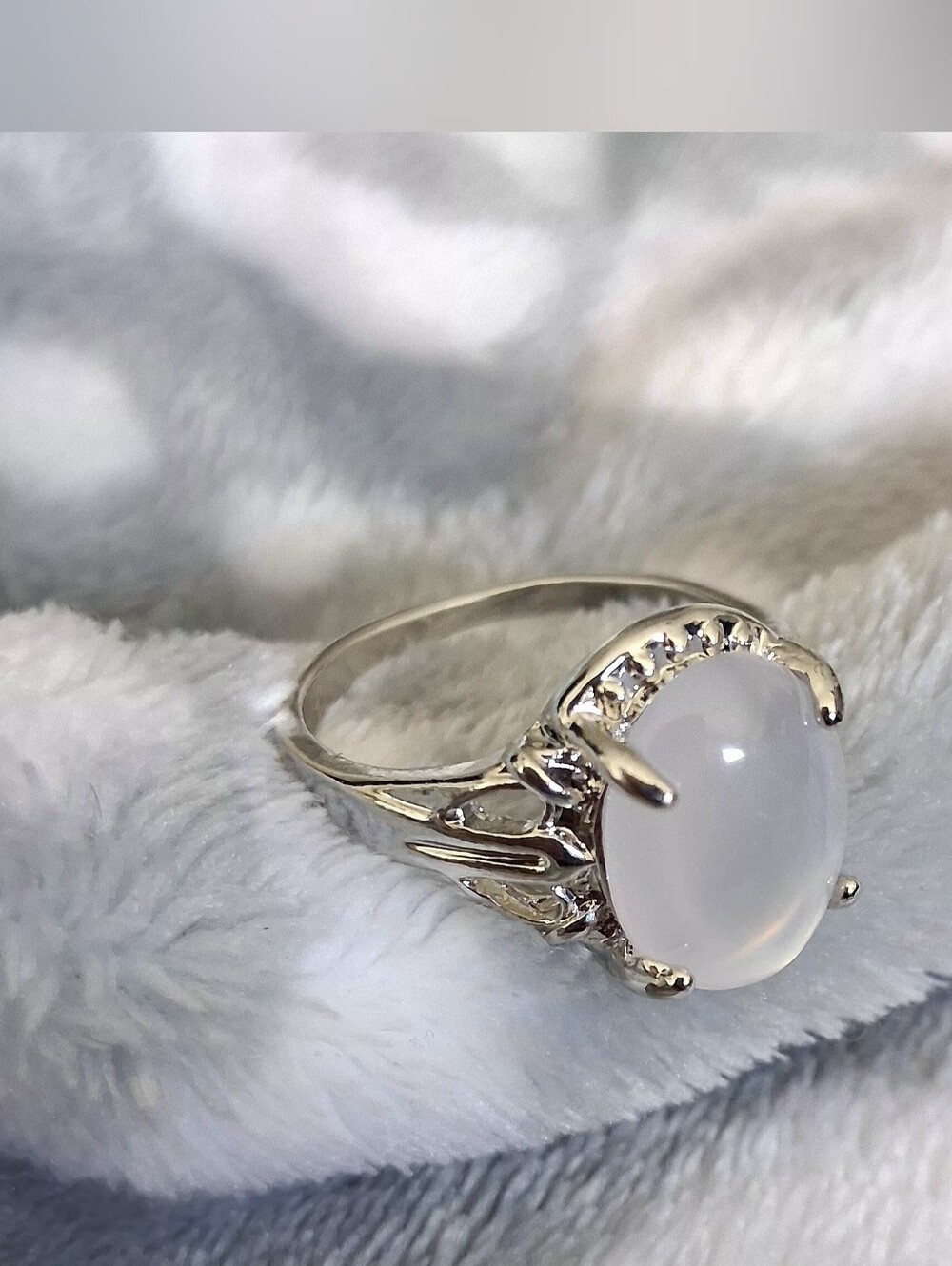 White Natural Stone Oval Silver Ring